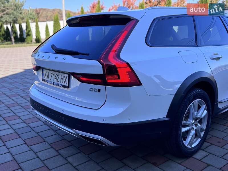 Універсал Volvo V90 Cross Country 2017 в Іршаві