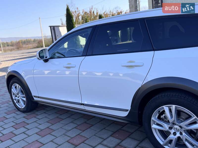 Універсал Volvo V90 Cross Country 2017 в Іршаві