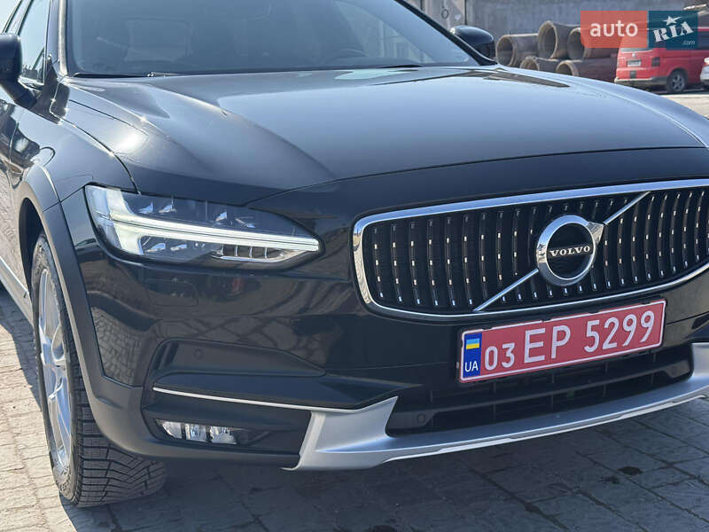 Універсал Volvo V90 Cross Country 2019 в Теребовлі