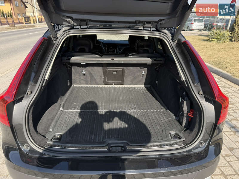 Універсал Volvo V90 Cross Country 2019 в Теребовлі