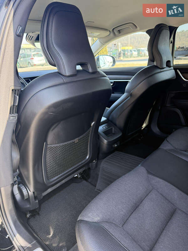 Універсал Volvo V90 Cross Country 2019 в Теребовлі