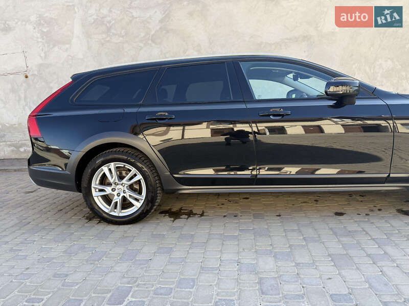 Універсал Volvo V90 Cross Country 2019 в Теребовлі