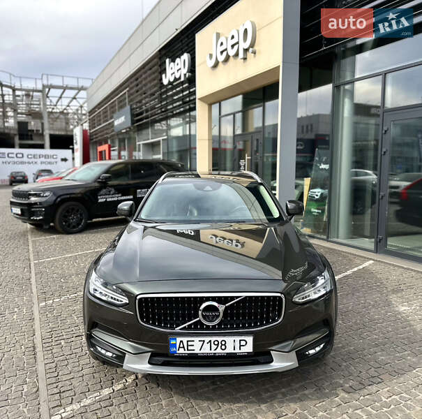 Універсал Volvo V90 Cross Country 2017 в Дніпрі