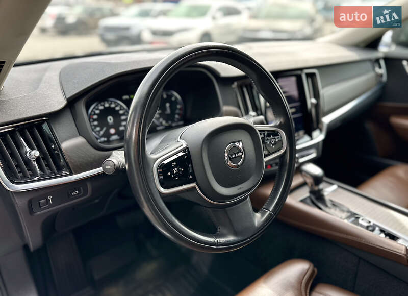 Універсал Volvo V90 Cross Country 2017 в Дніпрі