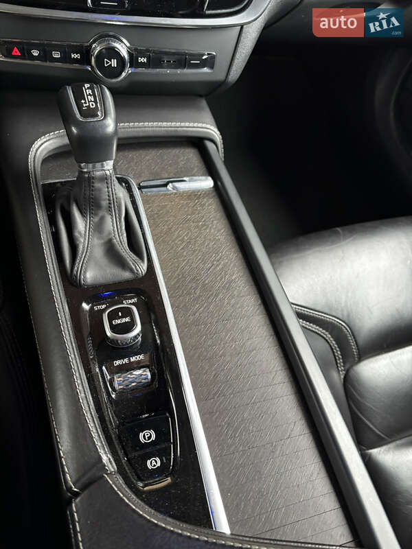 Універсал Volvo V90 Cross Country 2017 в Дніпрі