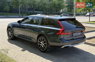 Универсал Volvo V90 Cross Country 2020 в 