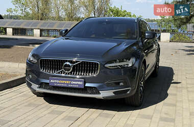 Универсал Volvo V90 Cross Country 2020 в 