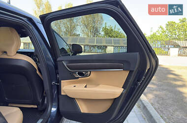 Универсал Volvo V90 Cross Country 2020 в 