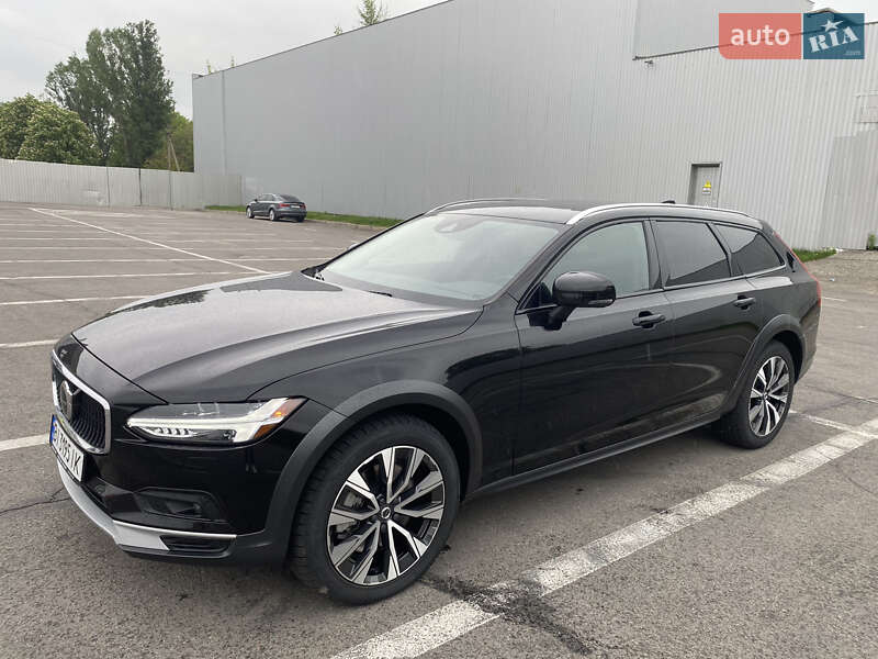 Универсал Volvo V90 Cross Country 2020 в 