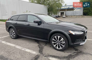 Универсал Volvo V90 Cross Country 2020 в 