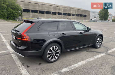 Универсал Volvo V90 Cross Country 2020 в 
