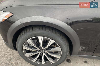 Универсал Volvo V90 Cross Country 2020 в 