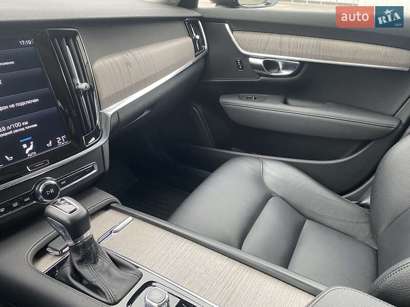 Універсал Volvo V90 Cross Country 2020 в Полтаві