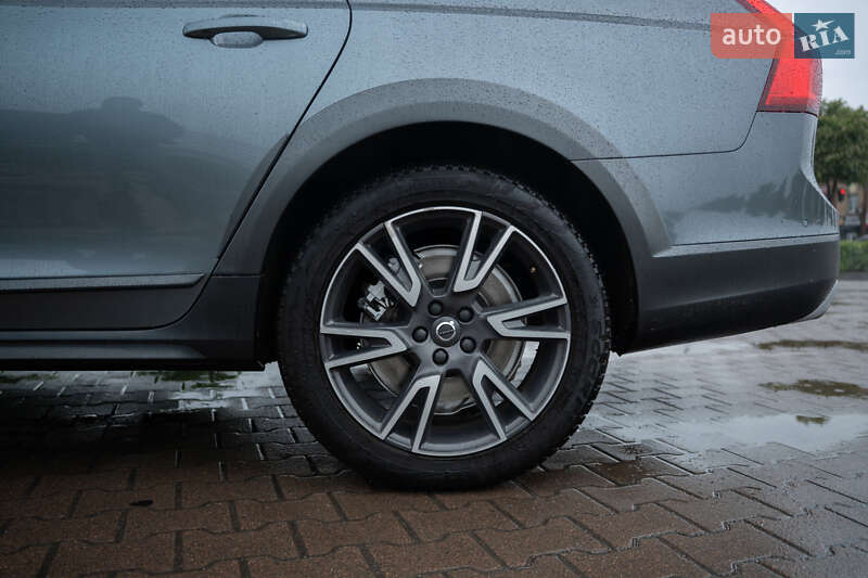Універсал Volvo V90 Cross Country 2017 в Житомирі