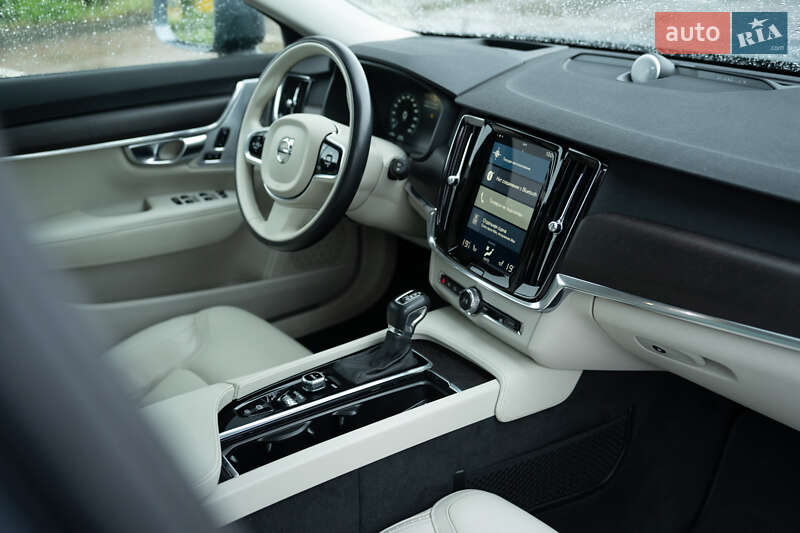 Універсал Volvo V90 Cross Country 2017 в Житомирі