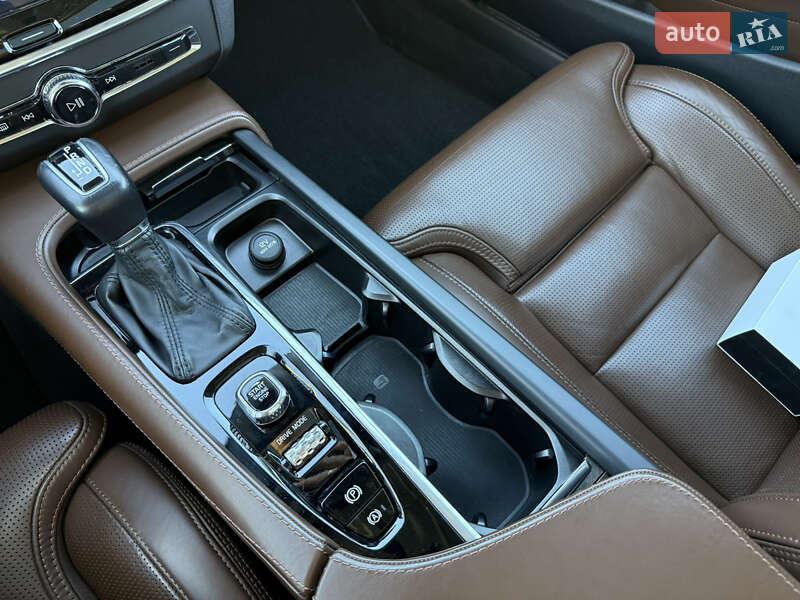 Универсал Volvo V90 Cross Country 2018 в Луцке
