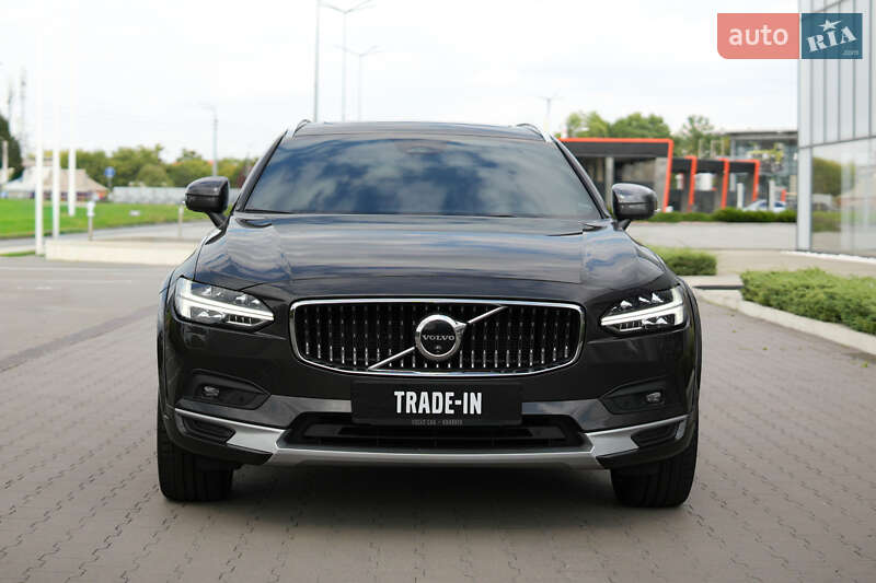Volvo V90 Cross Country 2023
