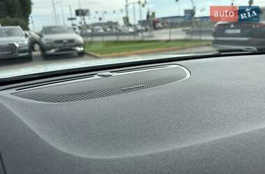 Универсал Volvo V90 Cross Country 2019 в 