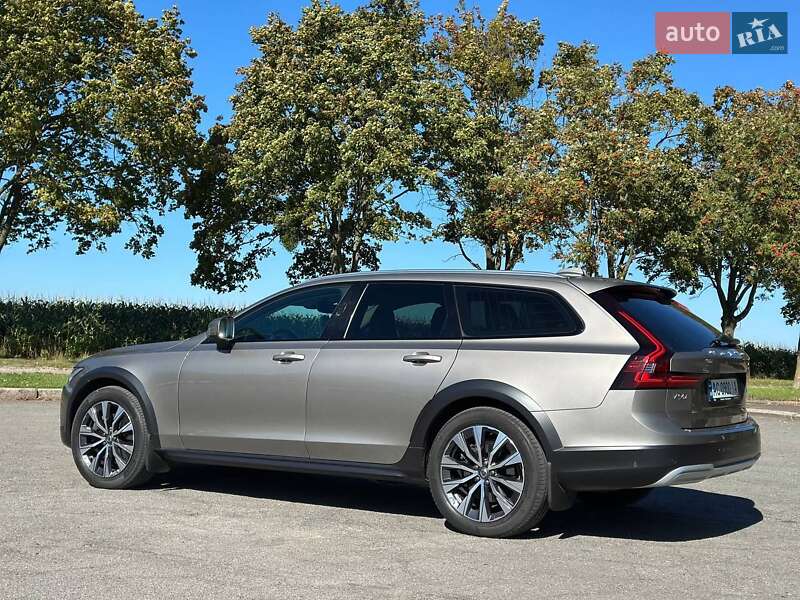 Универсал Volvo V90 Cross Country 2022 в Владимире