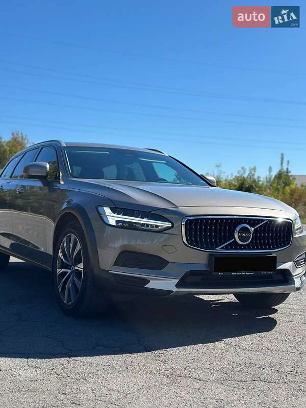 Универсал Volvo V90 Cross Country 2022 в Владимире