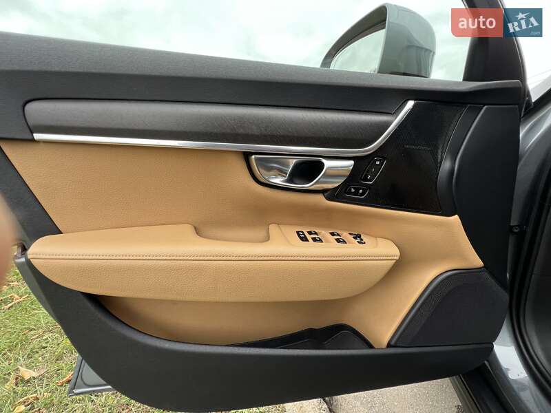 Універсал Volvo V90 Cross Country 2018 в Києві