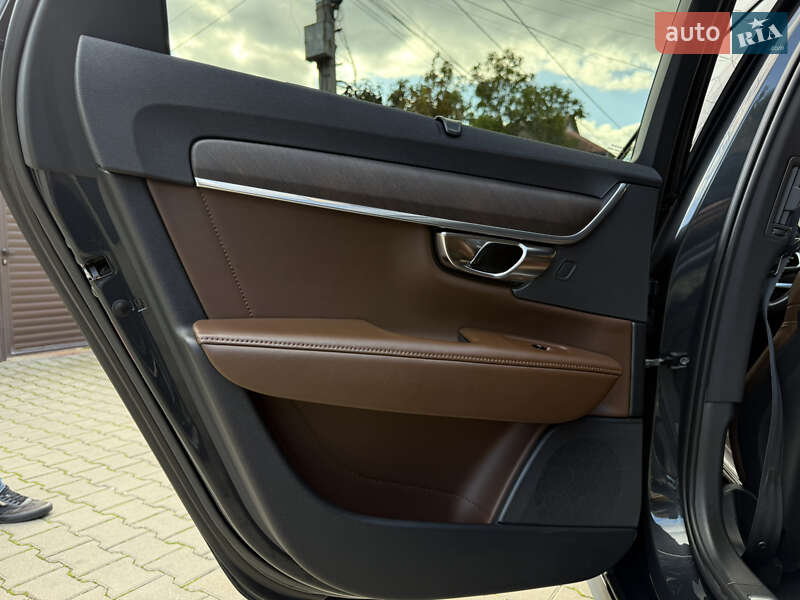 Універсал Volvo V90 Cross Country 2020 в Одесі фото 28 Універсал Volvo V90 Cross Country 2020 в Одесі