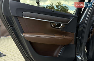 Универсал Volvo V90 Cross Country 2020 в 