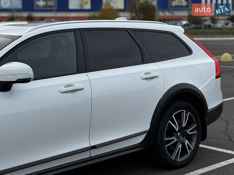 Универсал Volvo V90 Cross Country 2019 в Киеве фото 5 Универсал Volvo V90 Cross Country 2019 в Киеве