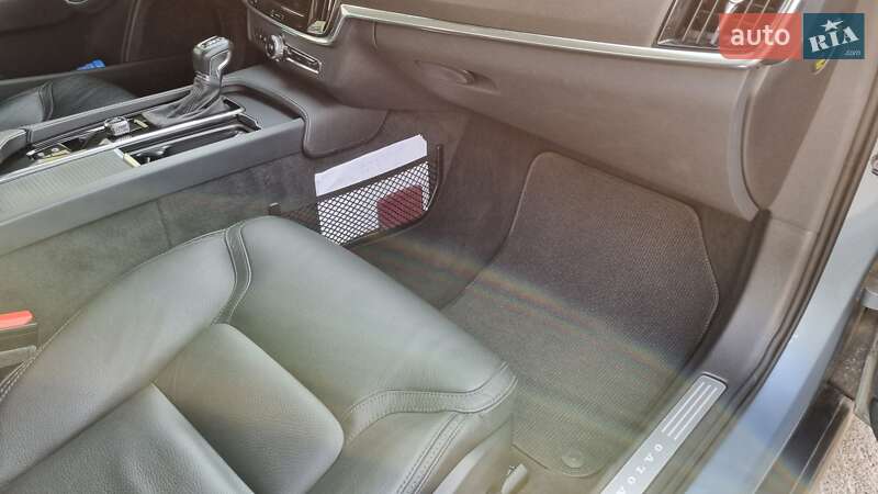 Универсал Volvo V90 Cross Country 2018 в Черкассах