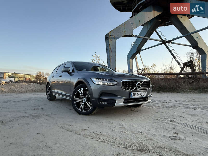 Универсал Volvo V90 Cross Country 2018 в Киеве