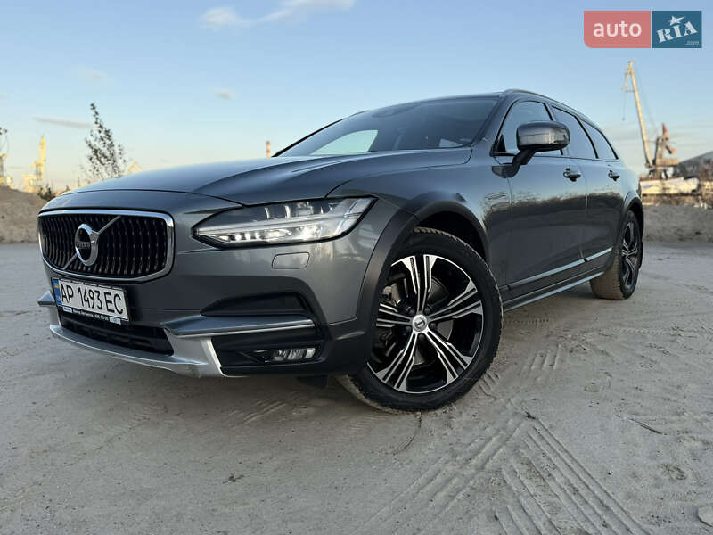 Универсал Volvo V90 Cross Country 2018 в Киеве