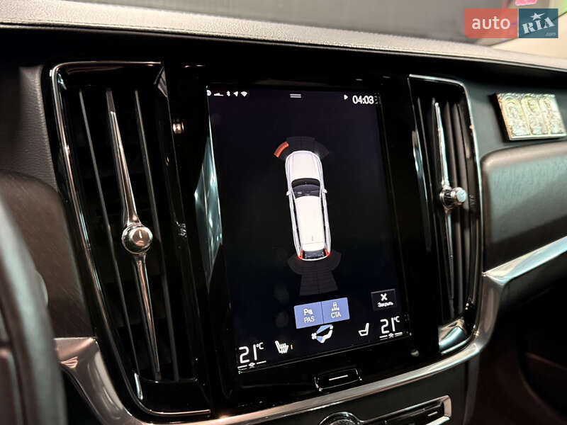 Универсал Volvo V90 Cross Country 2018 в Киеве