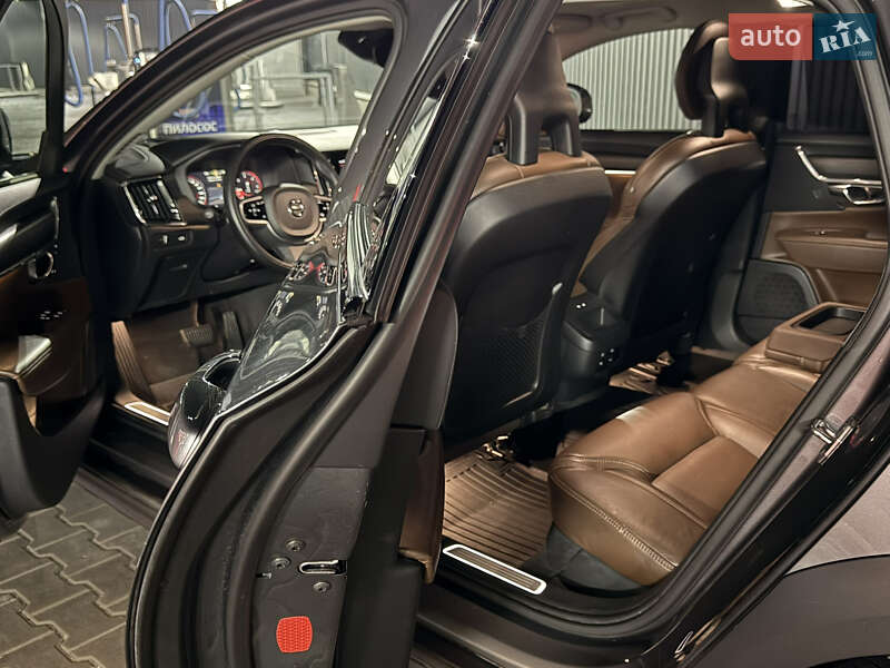 Универсал Volvo V90 Cross Country 2018 в Киеве