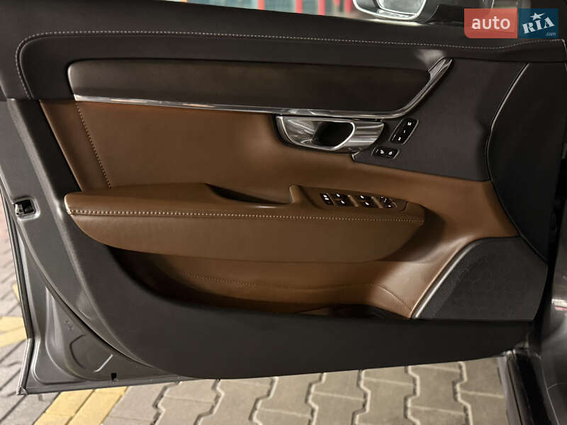 Универсал Volvo V90 Cross Country 2018 в Киеве