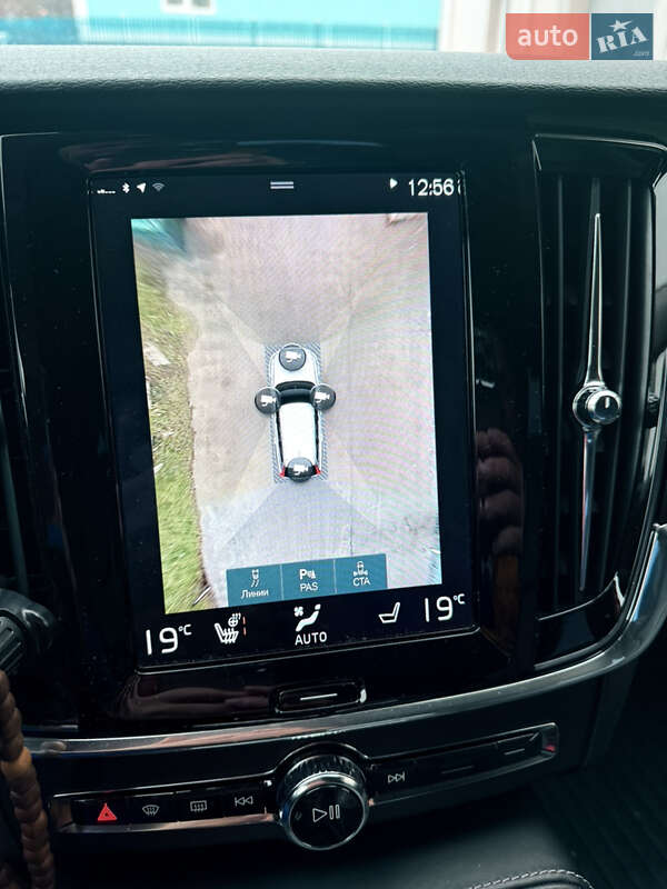 Універсал Volvo V90 Cross Country 2018 в Києві