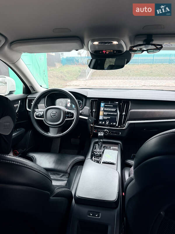 Універсал Volvo V90 Cross Country 2018 в Києві