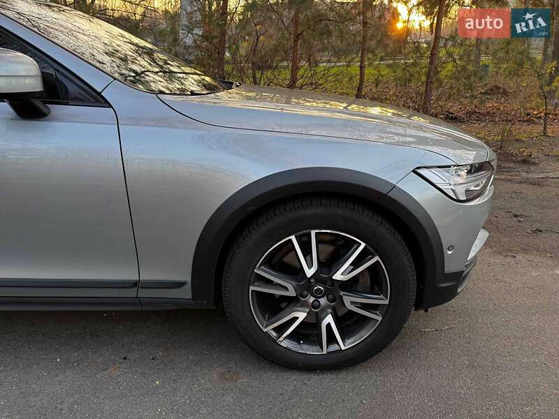 Універсал Volvo V90 Cross Country 2017 в Києві