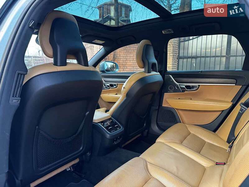 Універсал Volvo V90 Cross Country 2017 в Києві