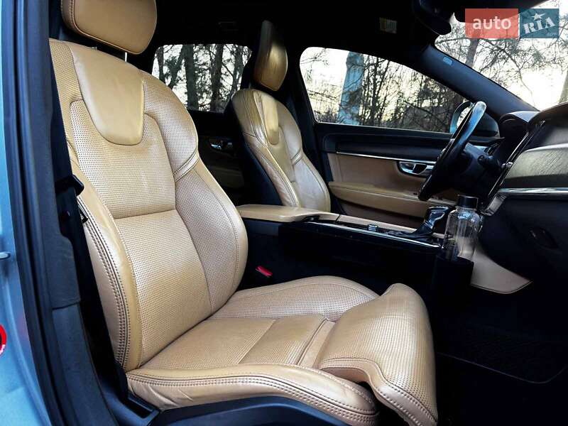 Універсал Volvo V90 Cross Country 2017 в Києві