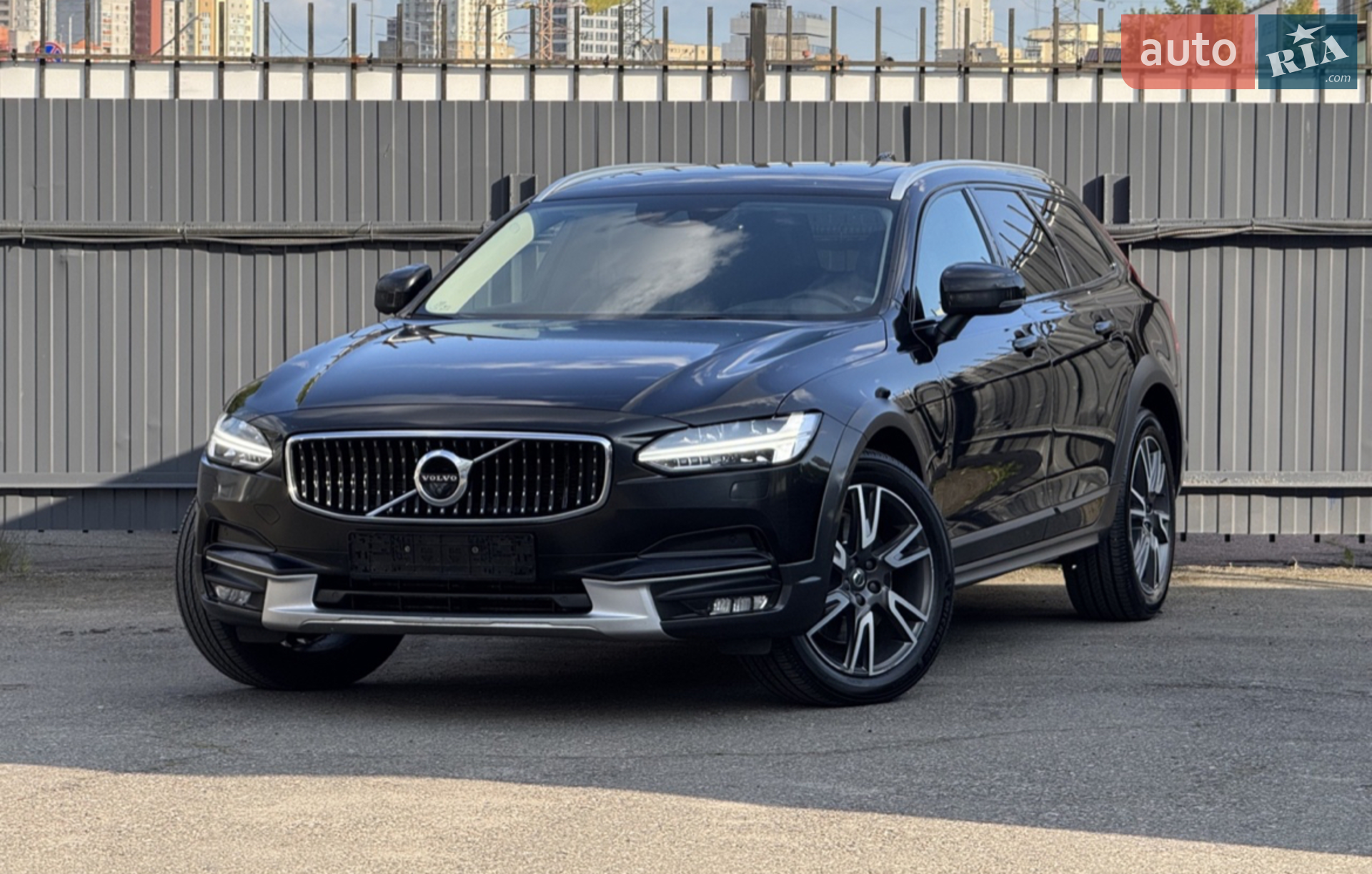 Volvo V90 Cross Country 2019