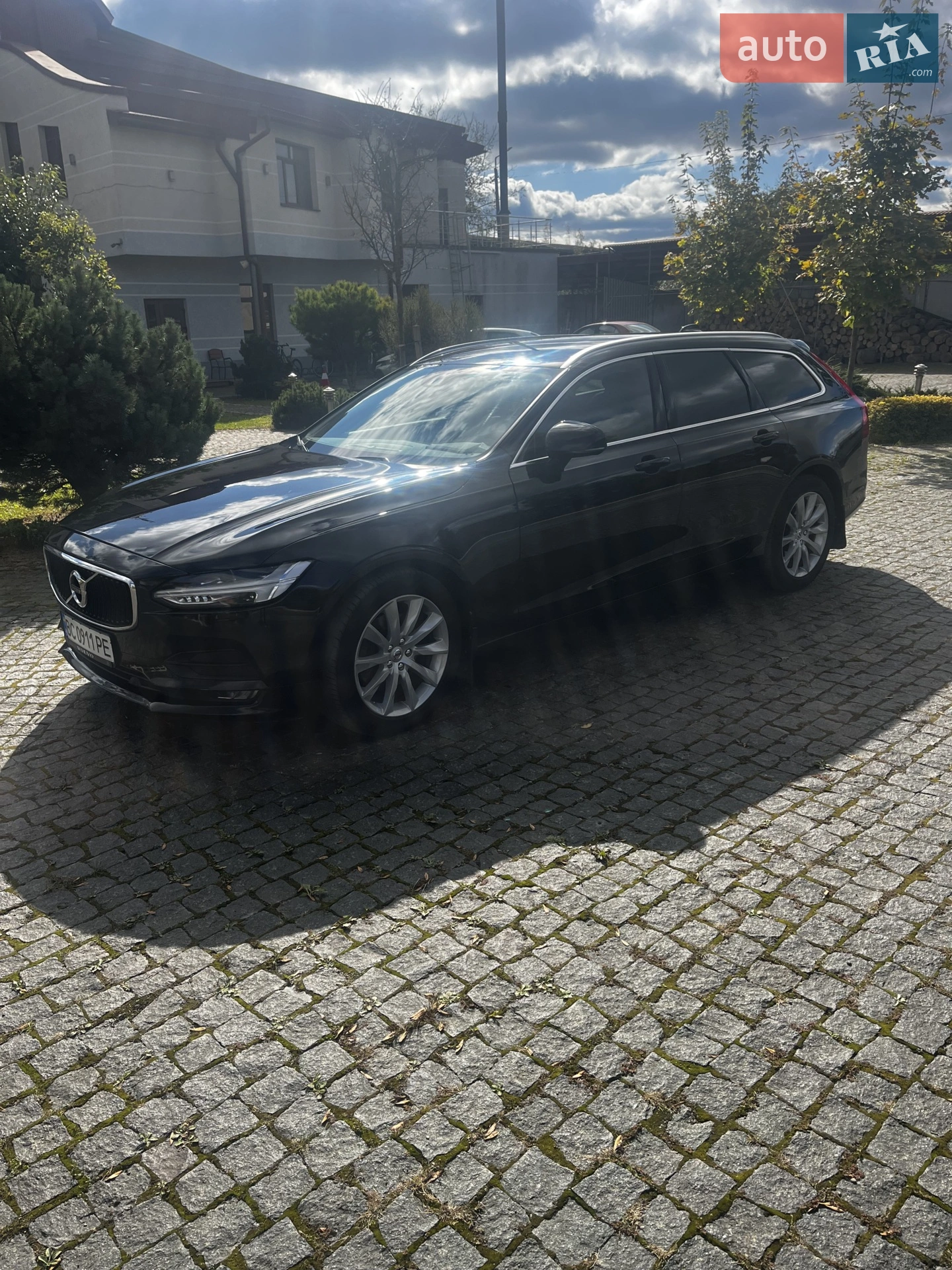 Volvo V90 2017 VIN YV1PW10BDH1021099 фото оголошення 8 з 13