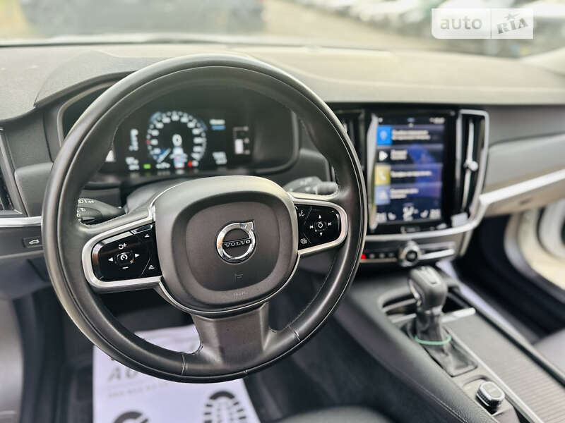 Универсал Volvo V90 2018 в Иршаве