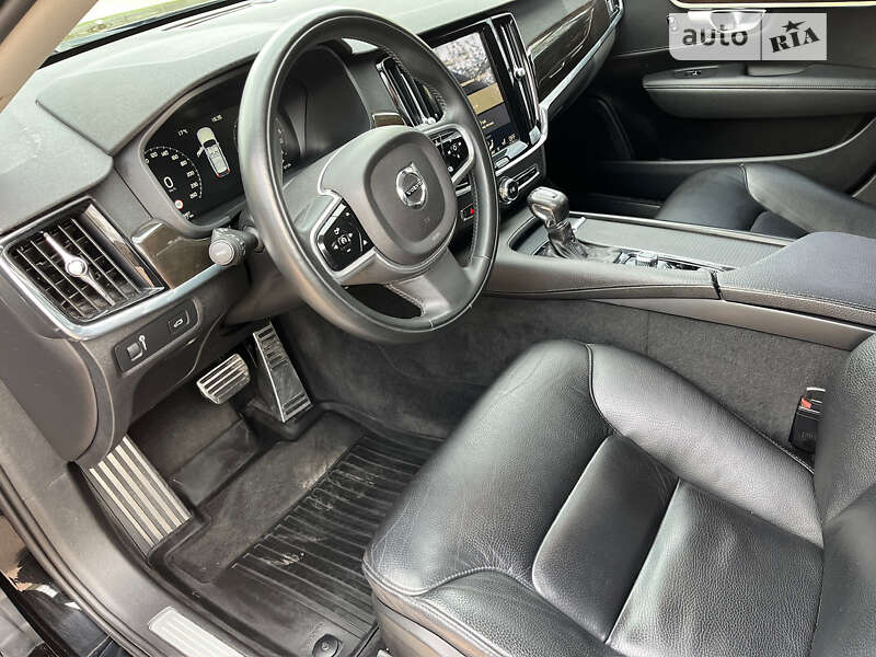 Универсал Volvo V90 2017 в Тростянце