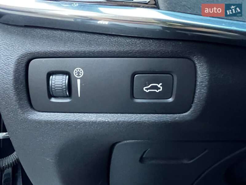 Универсал Volvo V90 2017 в Киеве фото 19 Универсал Volvo V90 2017 в Киеве