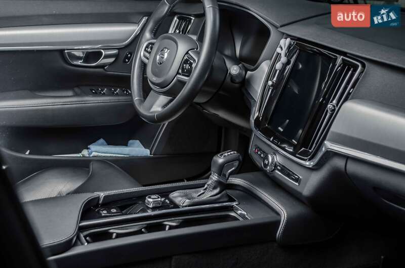 Универсал Volvo V90 2017 в Коломые фото 13 Универсал Volvo V90 2017 в Коломые