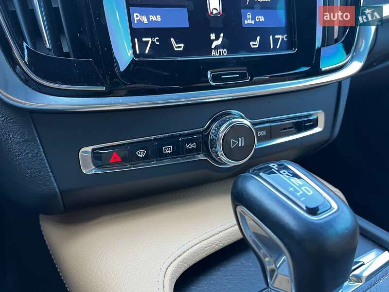 Универсал Volvo V90 2017 в Киеве