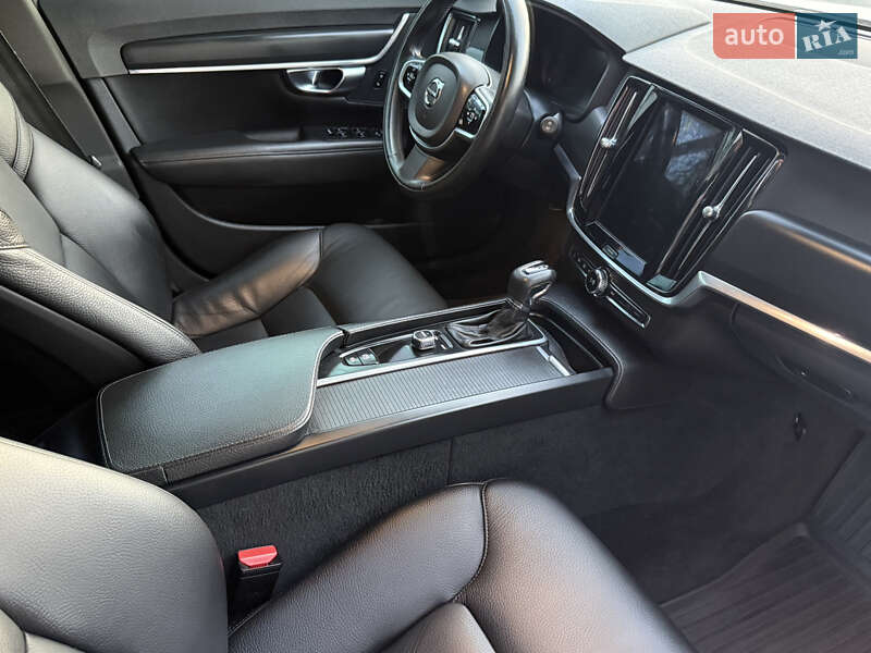 Универсал Volvo V90 2017 в Иршаве фото 22 Универсал Volvo V90 2017 в Иршаве