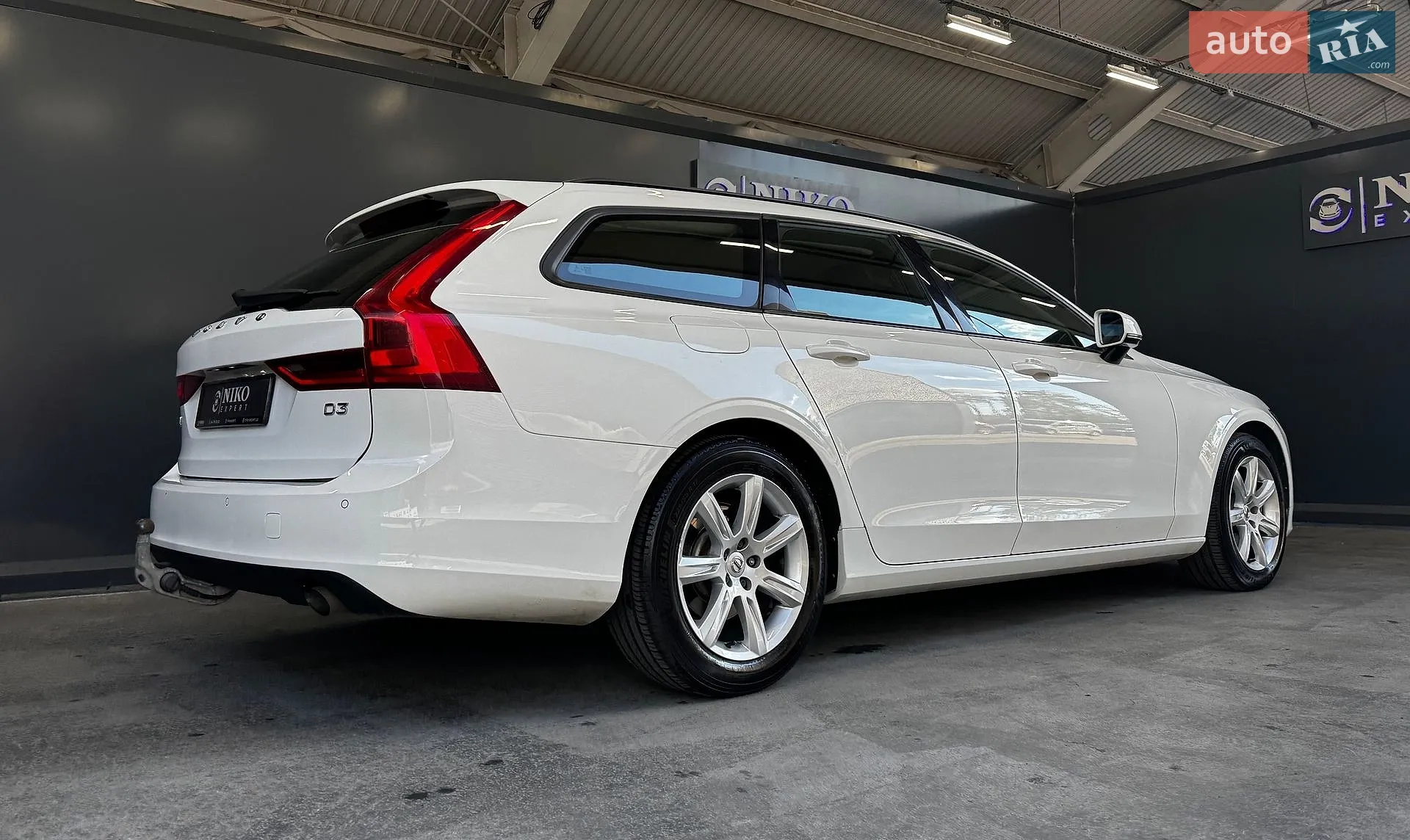 2017 Volvo V90 - мініатюра 17
