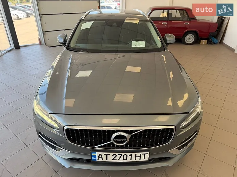 Volvo V90