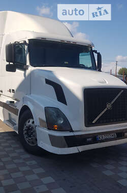 Тягач Volvo VNL 630 2005 в Киеве